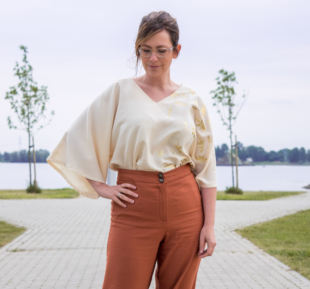 Vita blouse women and teens - sewing pattern