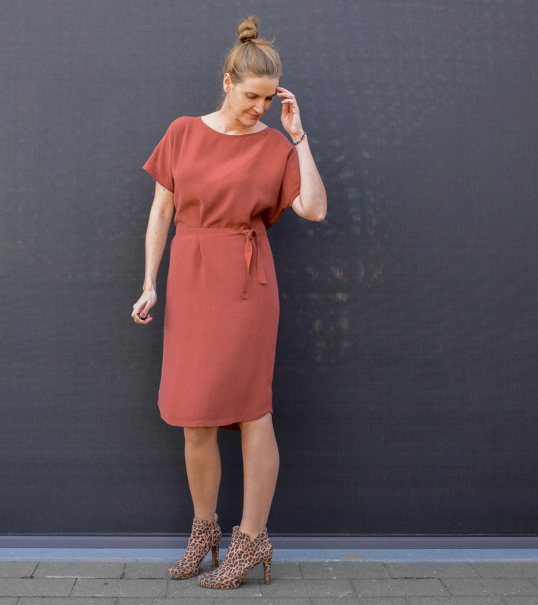 Rea dress for women and teens - sewing pattern