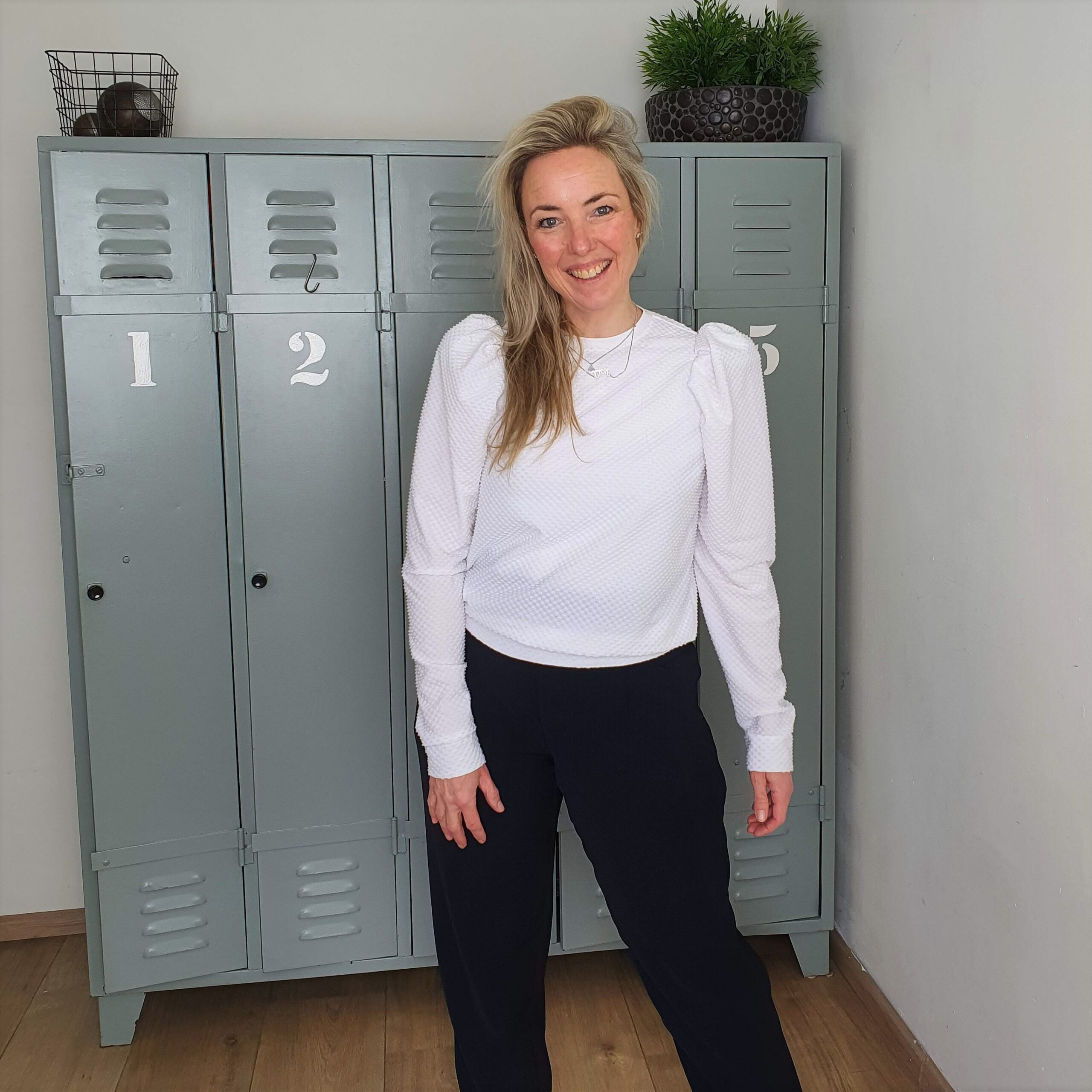 Hera sweater for women and teens - sewing pattern