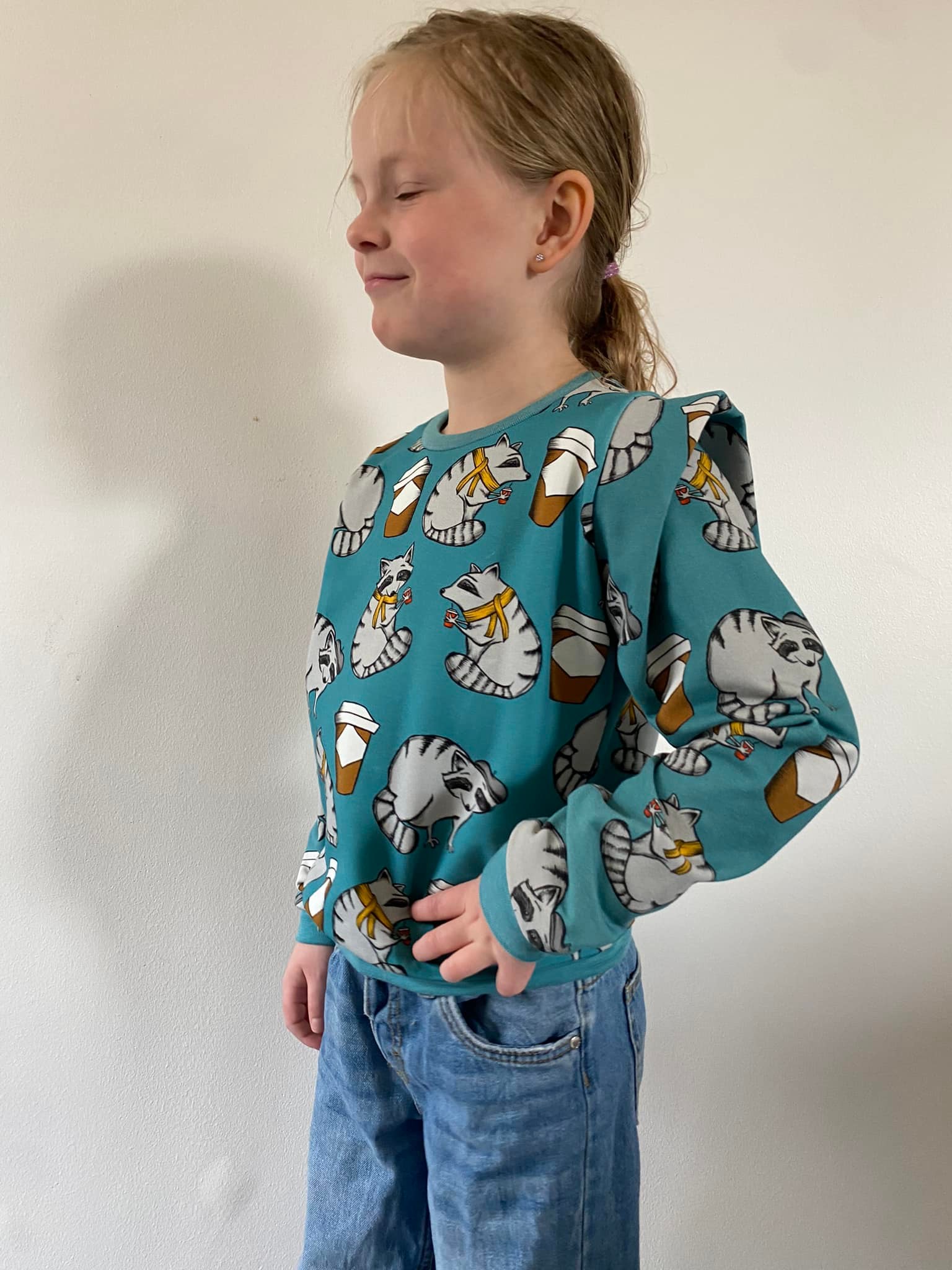 Hera sweater for kids - sewing pattern